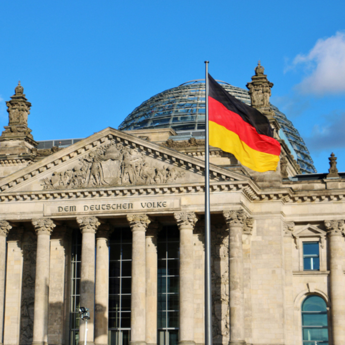 Deutschland Berlin Bundestag iStock Eminaldo.jpg