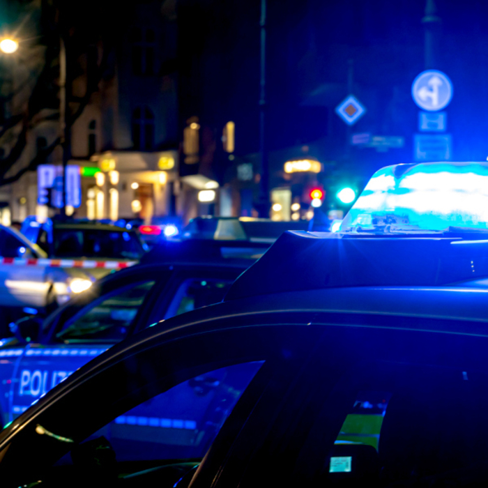 Polizeiauto Nacht iStock Reinhard Krull.jpg