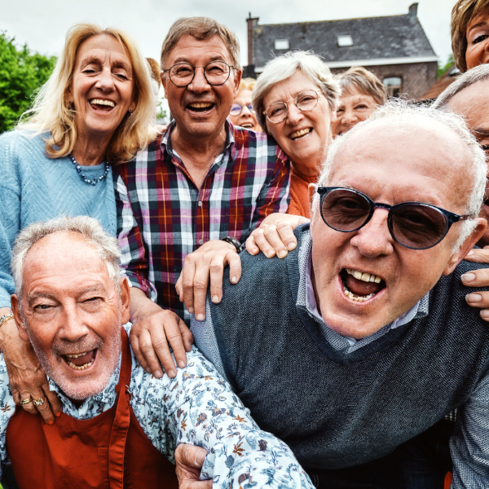 Babyboomer Lachende Gruppe älterer Menschen iStock Giuseppe Lombardo.jpg